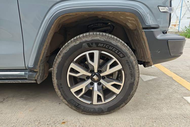 Used Tank 300 2023 City Edition 2.0T—Stylish as Ever Right Front Wheel Hub