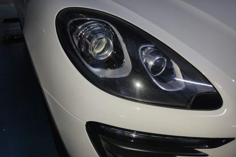Used Porsche Macan 2016 Macan 2.0T Right Front Headlight