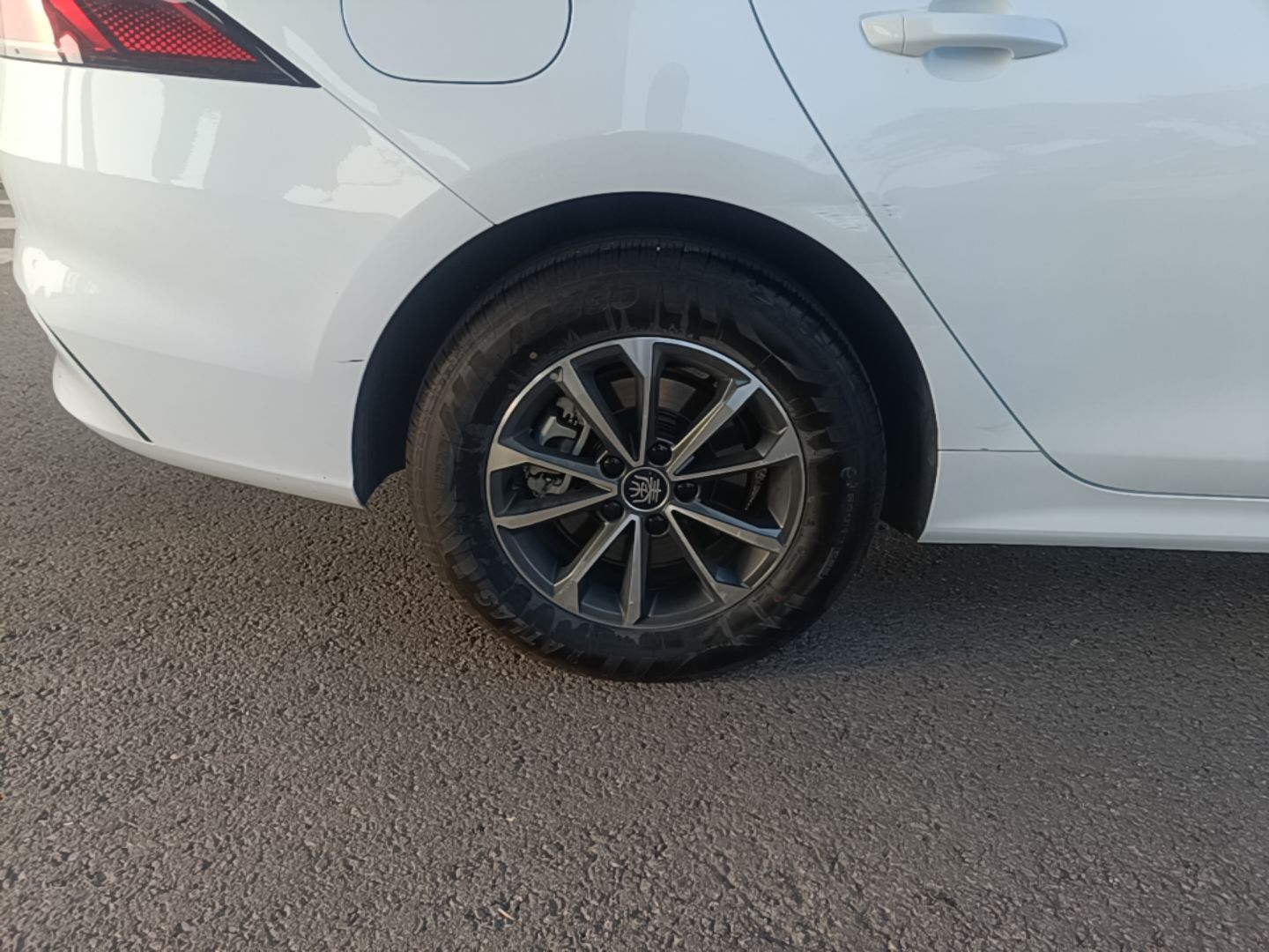 BYD Qin PLUS 2024 HONOR Edition DM-i 55KM Leading Model — снимка 11