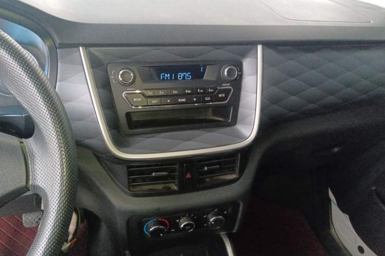 Used Jinbei Gold Hiace M Classic 2024 1.5L Engineering Lion Passenger Vehicle 5 Seats