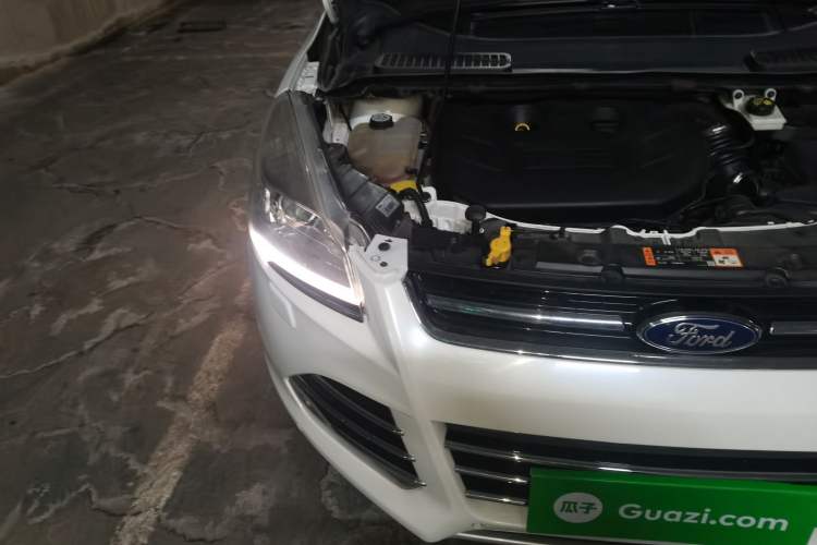 Used Ford Kuga 2015 2.0L GTDi Four-Wheel-Drive Sport Model
