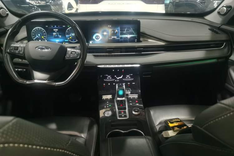Used Chery Tiggo 8 PLUS 2022 290TGDI DCT Haoting Edition Center Console