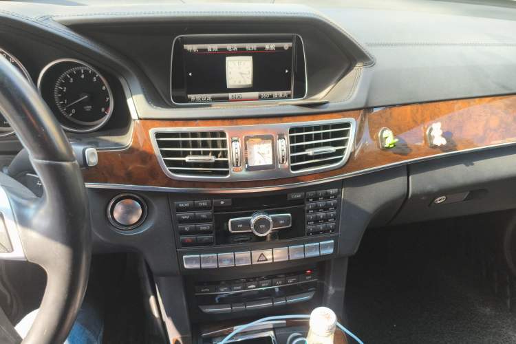 Used Mercedes-Benz E-Class 2015 E 400 L Hybrid Audio And AC Panel