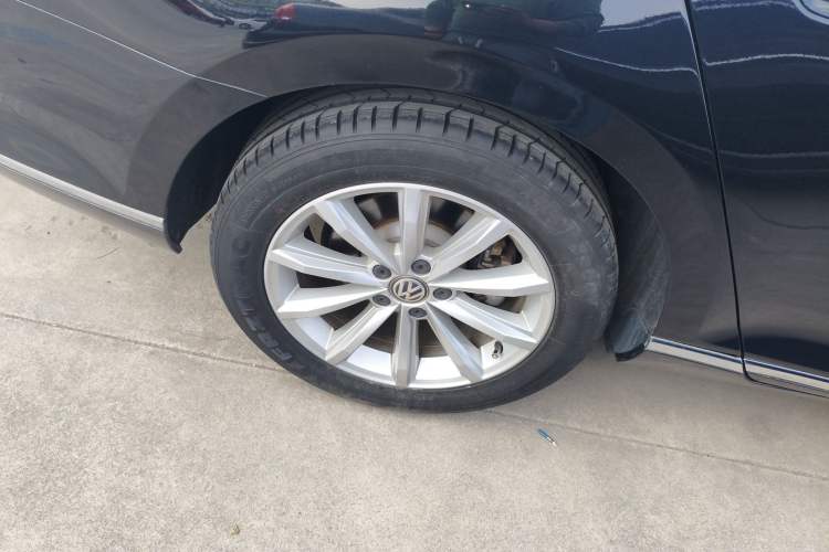 Used Volkswagen Magotan 2019 330TSI DSG Leading Model China VI Standard Right Rear Wheel Hub