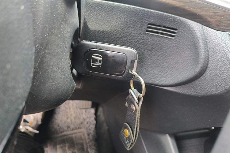 Used Honda Jade 2013 1.8L automatic Comfort version 5 seats Vehicle Key