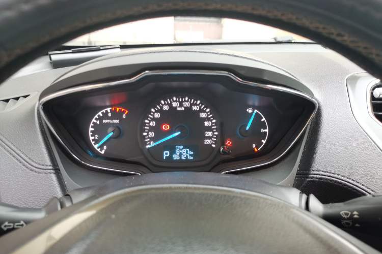 Used Ford Escort 2015 1.5L Automatic Fashion Model
