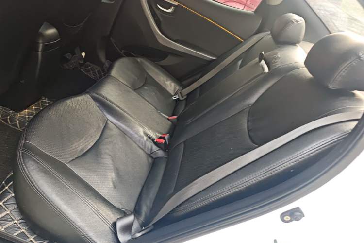 Used Hyundai Elantra (5th Generation / Langdong) 2015 1.6L Automatic Leading Model Left Rear Seat