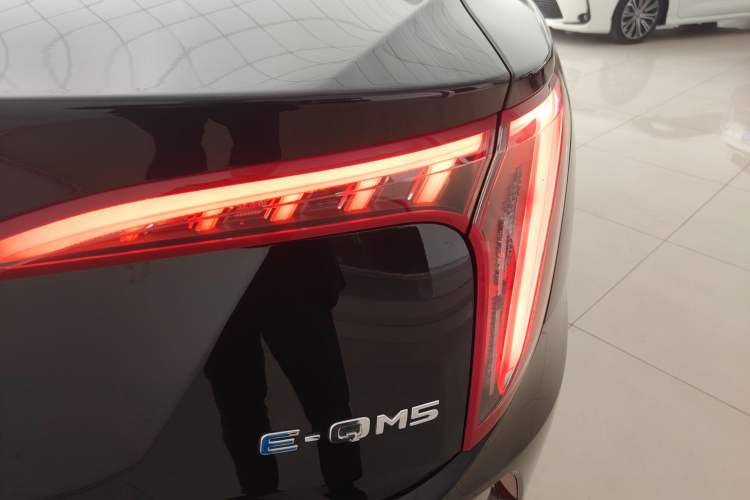 Used Hongqi E-QM5 2021 Online Booking Charging Basic Edition 5 Seats Exterior 6