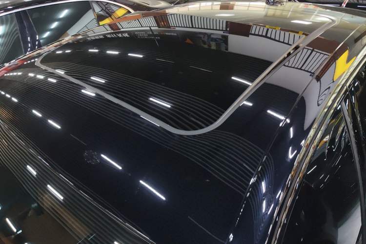 Used Hongqi H9 2025 2.0T Two-Wheel-Drive Flagship Private Enjoyment Style 5 Seats
