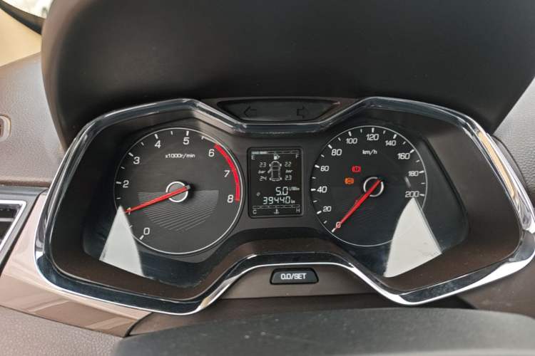 Used Baojun 310W 2017 1.5L Manual Fashion Model China V
