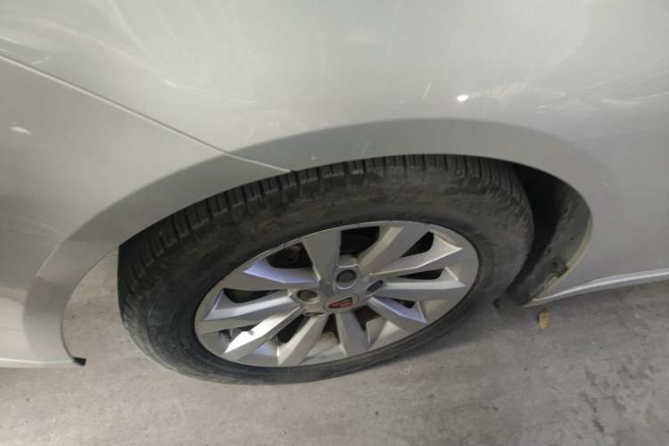 Used Roewe i6 New Energy 2017 45T Hybrid Connect & Smart Enjoyment Edition Exterior 4