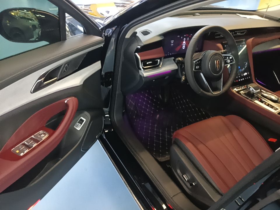 Hongqi H5 2025 2.0T Automatic Flag Edition – 500 000 Units Commemorative Version — снимка 20