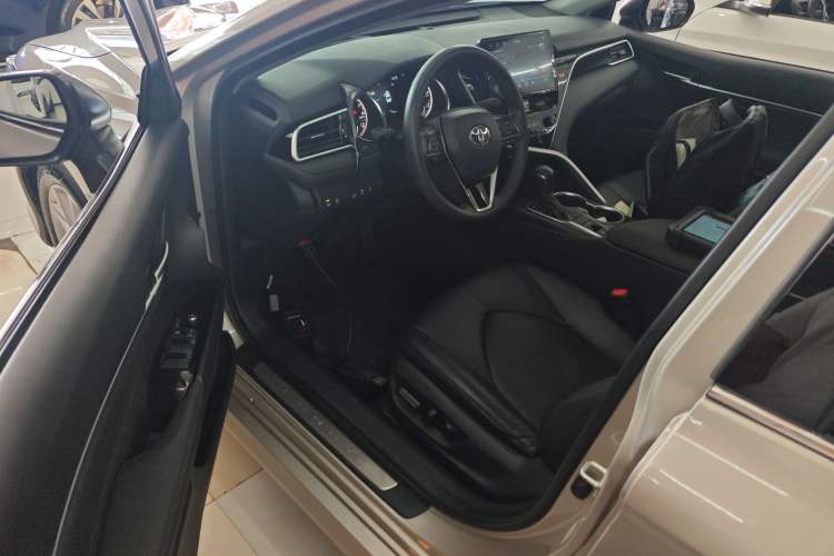 Used Toyota Camry 2021 2.0G Luxury Edition Driver Seat