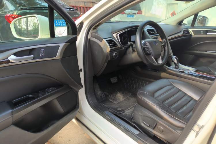 Used Ford Mondeo 2013 2.0L GTDi 200 Luxury Model
