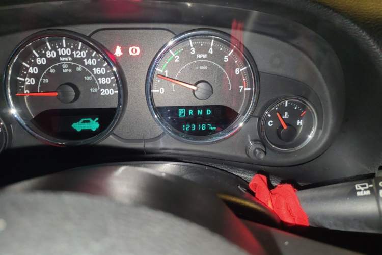 Used Jeep Wrangler 2015 3.0L Sahara Four-Door Comfort Edition Odometer Close Up