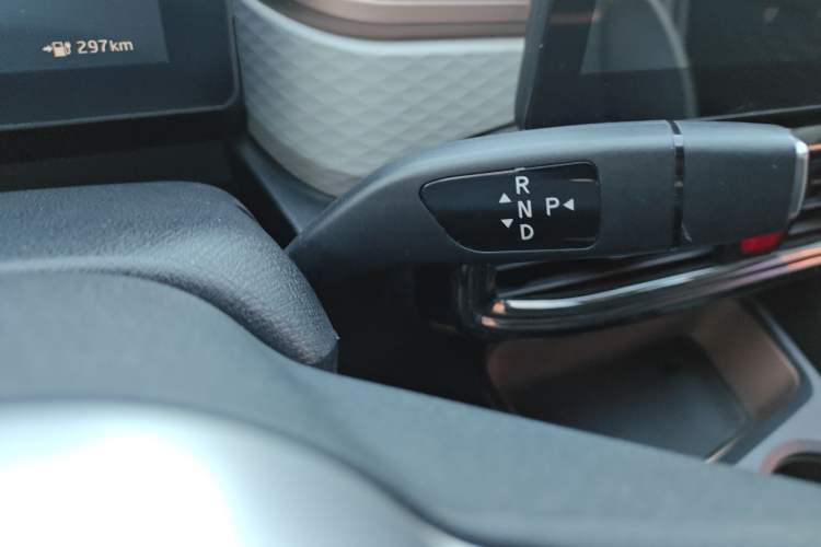 Used SOL E10X 2022 Flower Fairy Design Four-Leaf Clover