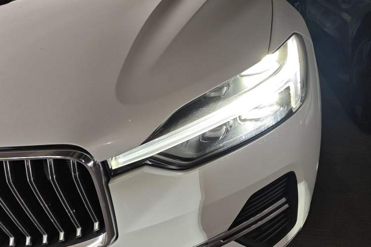 Used Volvo XC60 New Energy 2023 T8 Plug-in Hybrid Long-Range All-Wheel Drive Smart Luxury Edition
