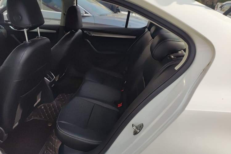 Used Skoda Octavia 2019 1.5L Automatic SmartDrive Comfort Edition China VI Standard
