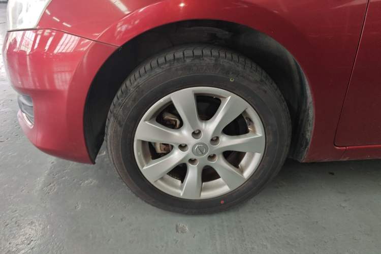 Used Nissan Tiida 2014 1.6L Manual Smart Model Exterior 1