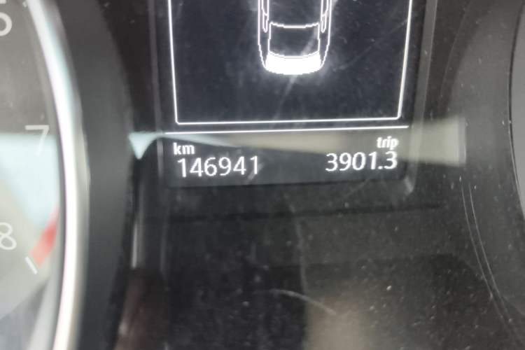 Used Volkswagen Magotan 2019 280TSI DSG Comfort Model China VI Standard Odometer Close Up