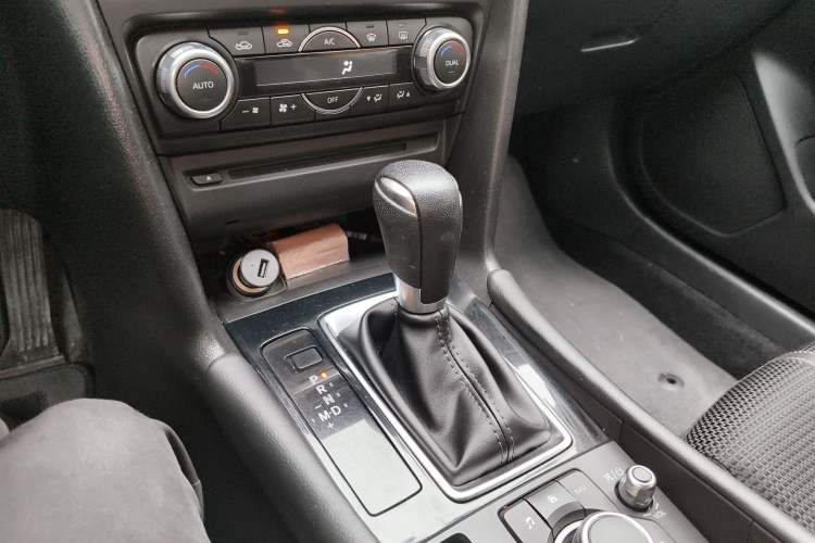 Used Mazda 3 Axela 2017 Sedan 1.5L Automatic Luxury Model Emission Standard China V