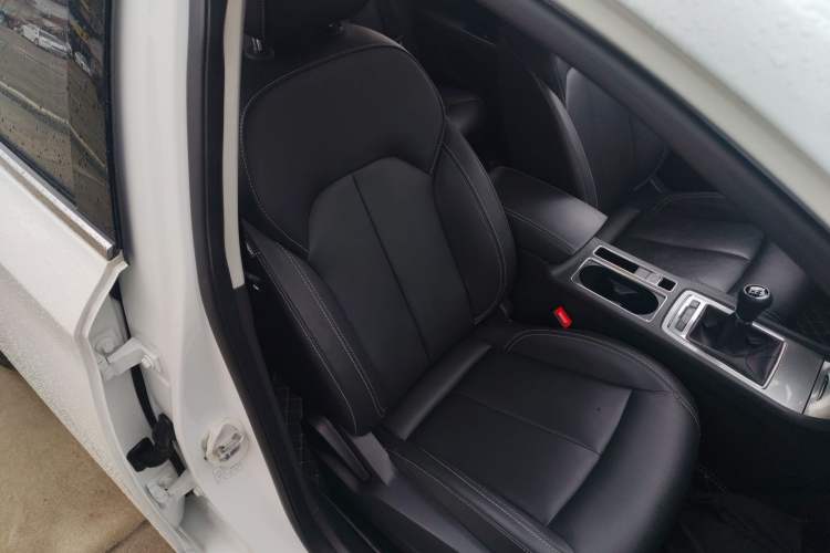 Used Roewe i6 2018 20T Manual Luxury Edition