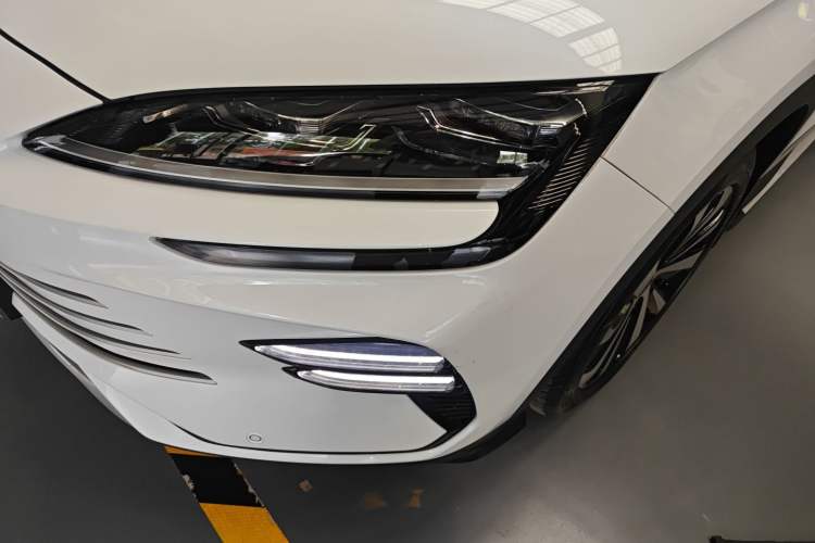 Used BYD Song PLUS New Energy 2024 HONOR Edition DM-i 110km Flagship Model Left Front Headlight