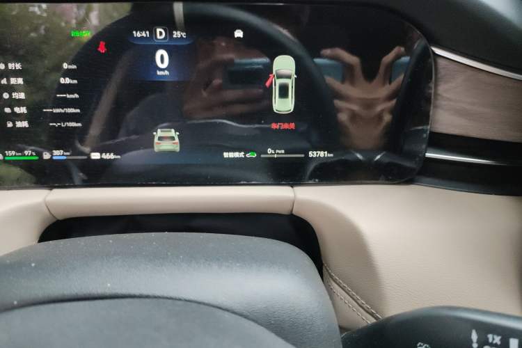 Used Hima AITO M7 2022 1.5T Four-Wheel Drive Luxury Edition Odometer Close Up