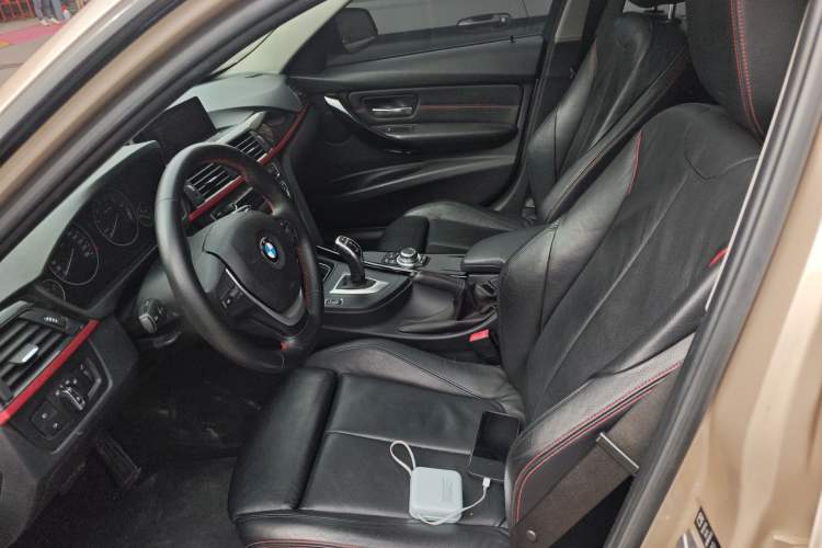 Used BMW 3 Series 2013 320i Sport Design Package
