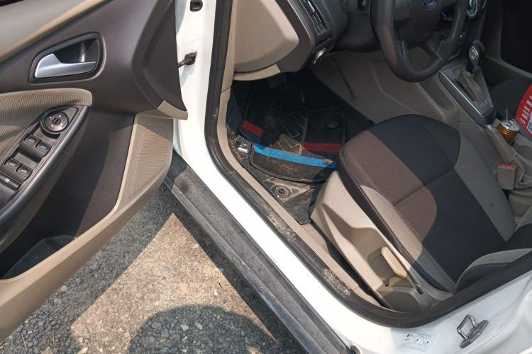 Used Ford Focus 2012 Sedan 1.6L Automatic Comfort Model Driver Seat