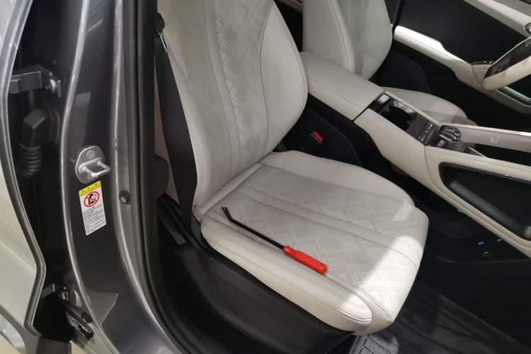 Used BYD Yuan UP 2024 401KM Leading Edition Right Front Seat