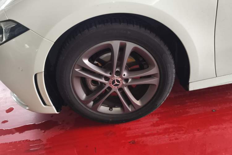 Used Mercedes-Benz A-Class 2020 Second Facelift A 180 L Sport Sedan Left Front Wheel Hub