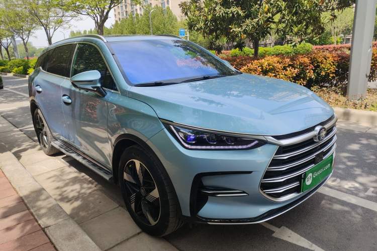 Used BYD Tang New Energy 2023 DM-i Champion Edition 112KM Prestige Model Front Right 45 Deg