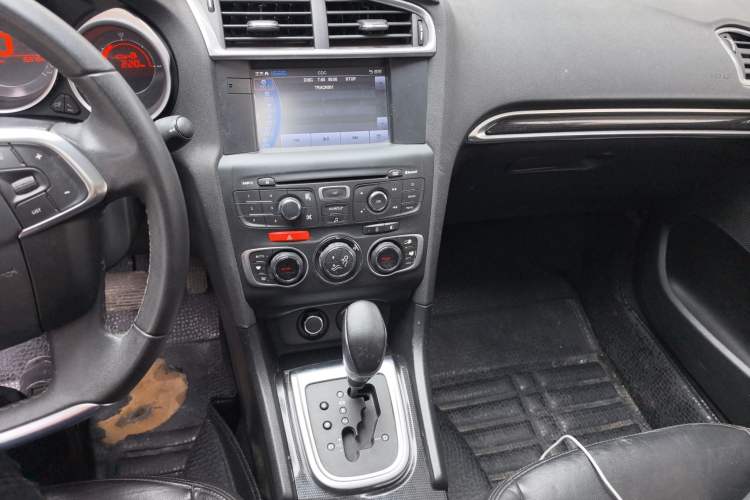 Used Citroen C4L 2013 1.6 THP Automatic Impression Edition Audio And AC Panel