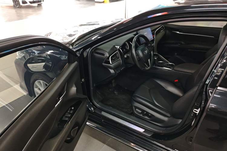 Used Toyota Camry 2023 2.0G Luxury Edition