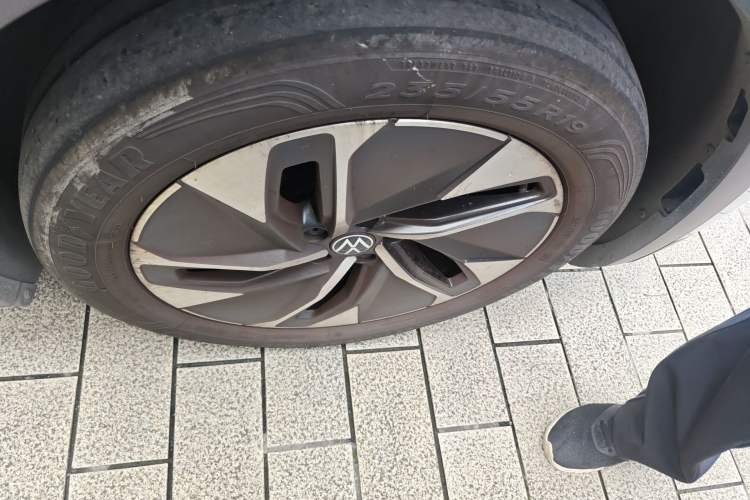 Used Volkswagen ID.4 CROZZ 2024 PURE+ model Right Front Wheel Hub