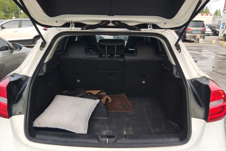Used Mercedes-Benz GLA 2016 GLA 200 Fashion Model Trunk