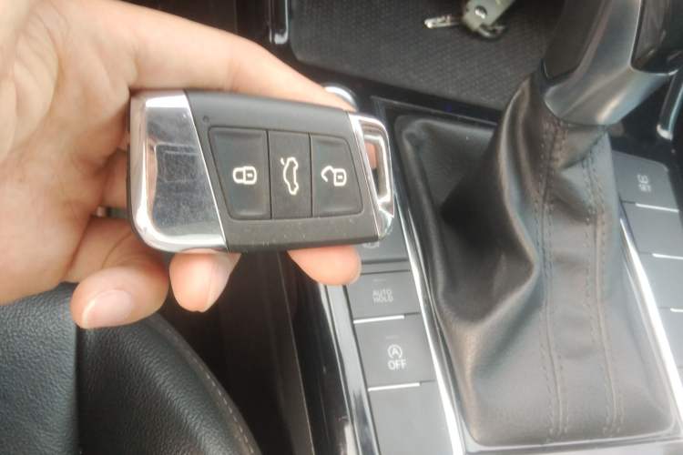 Used Volkswagen Passat 2020 330TSI Elite Edition China VI Vehicle Key