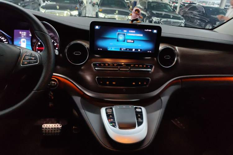 Used Mercedes-Benz V-Class 2021 V 260 Prestige Edition
