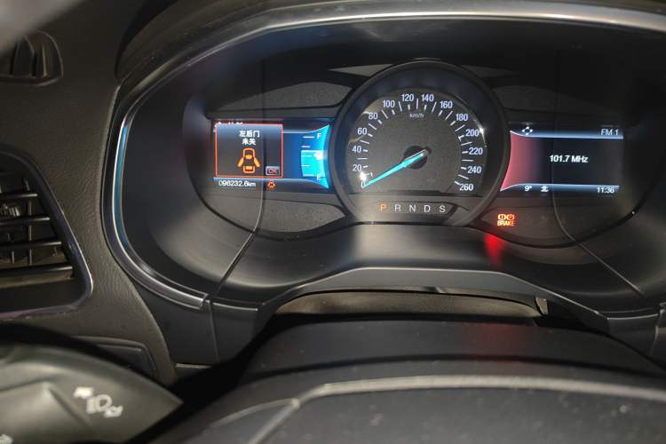 Used Ford Edge 2016 EcoBoost 245 Two-Wheel-Drive Titanium 7-Seater
