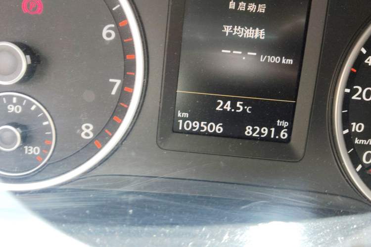 Used Volkswagen Tiguan 2016 300TSI Automatic Two-Wheel Drive Luxury Edition Odometer Close Up