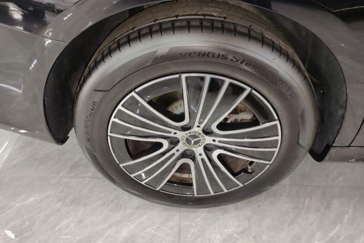 Used Mercedes-Benz E-Class 2025-Year Facelift E 260 L Right Rear Wheel Hub