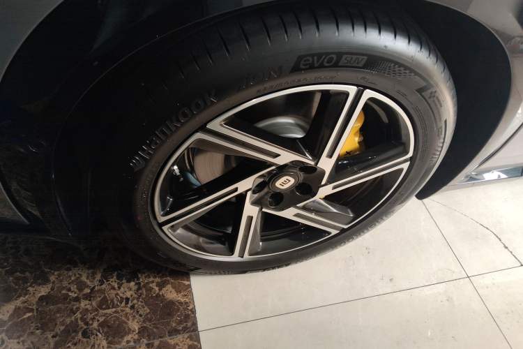 Used Xiaomi Auto YU7 2025 Ultra-Long Range All-Wheel Drive Pro Version
