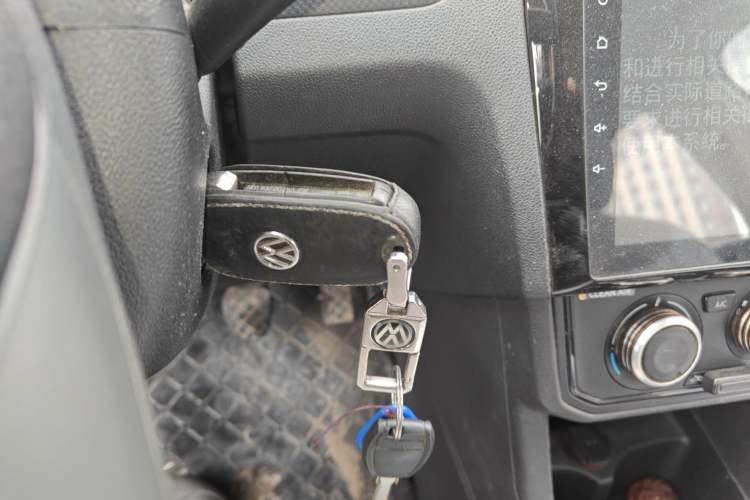 Used Volkswagen Jetta 2017 1.5L Manual Fashion Edition
