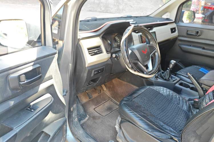 Used Wuling Zhengcheng 2021 1.5T Manual Comfort Version
