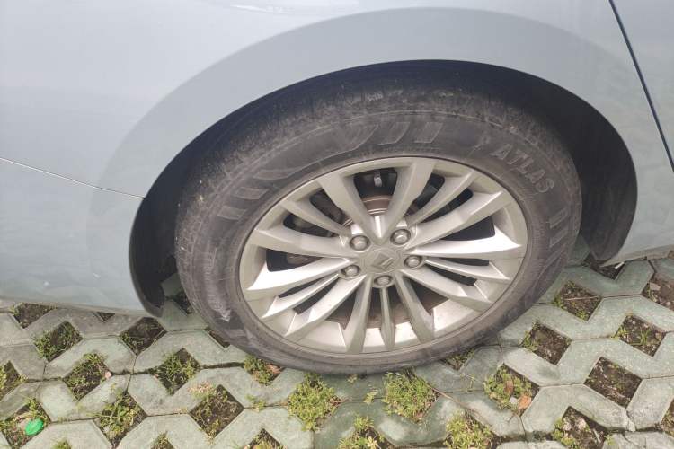 Used Baojun Valli 2021 1.5T Yili Pasture CVT Luxury Model Exterior 5