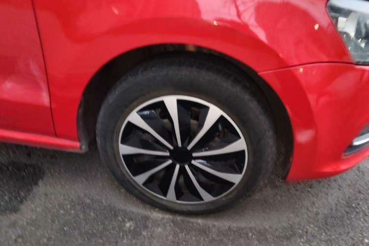 Used Volkswagen Polo 2016 1.6L Automatic Comfort Model
