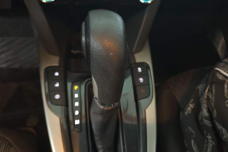 Used Chevrolet Malibu 2018 530T Automatic Comfort Edition Gear Lever