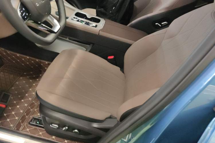 Used Chery Tiggo 8 PLUS C-DM 2025 1.5T 116 km Prestige Version 5 Seats
