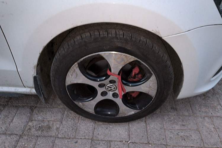 Used Volkswagen Polo 2012 1.4TSI GTI Right Front Wheel Hub